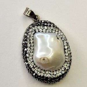 Baroque Cultured Pearl Pendant Crystals in Sterling Silver 925 Pearl Pendant